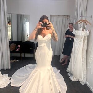 Maggie Sottero White Wedding Dress